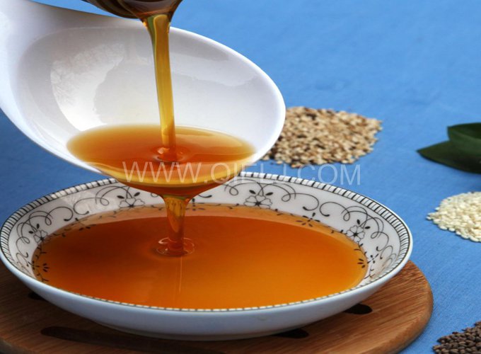 芝麻油提取加工，企鵝糧油機(jī)械生產(chǎn)色香味俱佳的油脂(圖1)